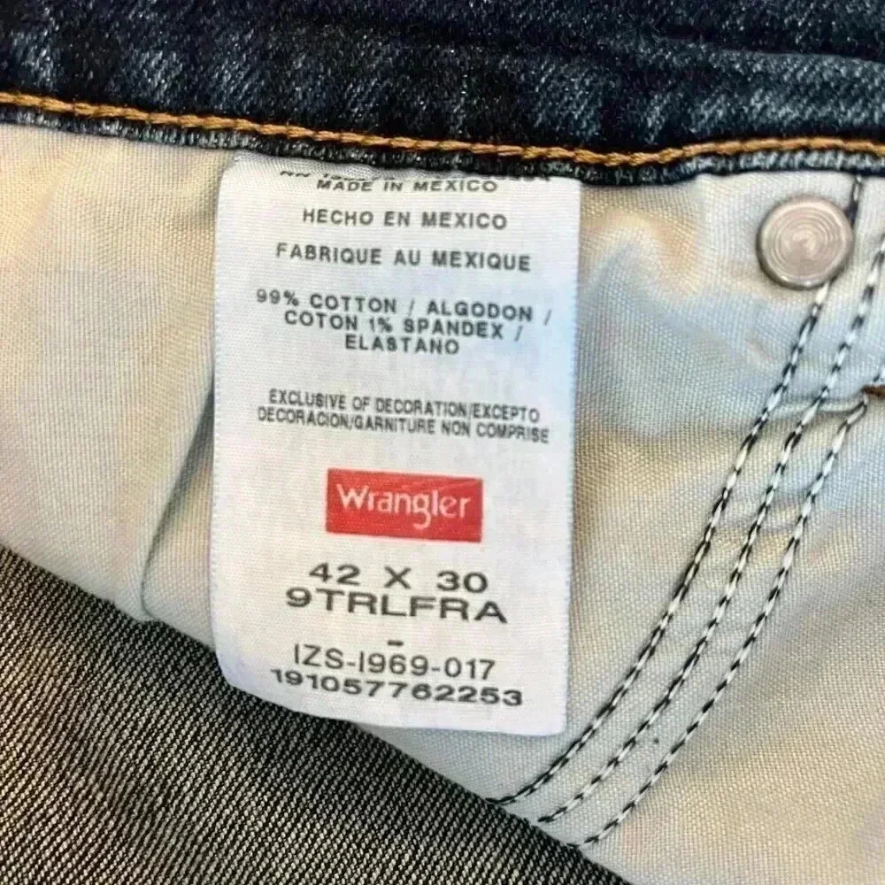Mens Wrangler Relaxed Fit Jeans - 42x30